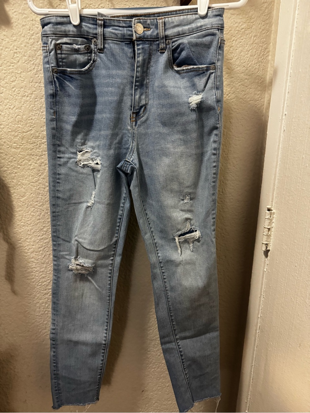 Light Wash Ripped Skinny Jeans super high rise - Womens